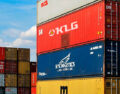Chegada do Novo Container à Sede da KLG do Brasil com Mais de 5 Mil Itens para Guindastes!